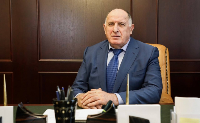 Абдулмуслим Абдулмуслимов поздравил дагестанцев с Днём отца