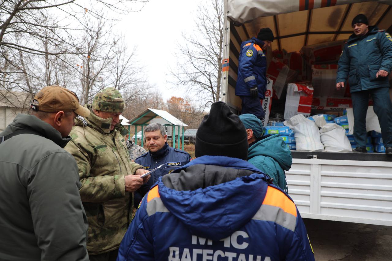 Более 10 тонн гумпомощи передало военнослужащим в ЛНР Правительство Дагестана