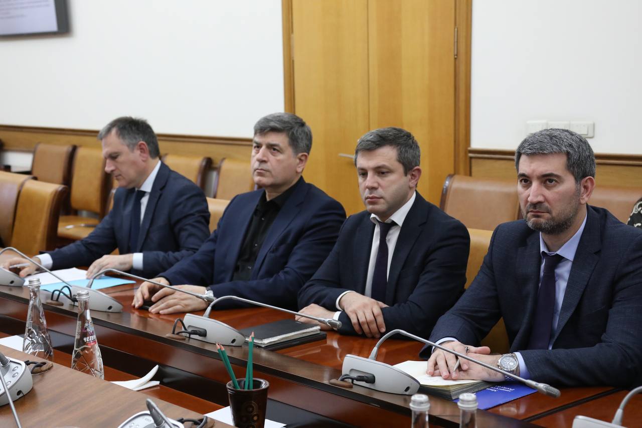 Правительство РД поддержало инвестпроект по строительству гостиничного комплекса в Сулейман-Стальском районе