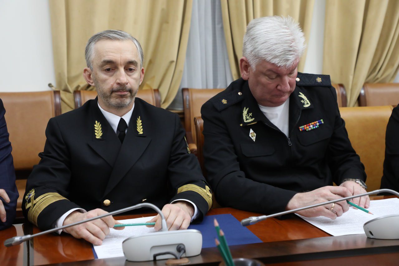 Абдулмуслим Абдулмуслимов провел итоговое заседание Комиссии по противодействию незаконному обороту промышленной продукции
