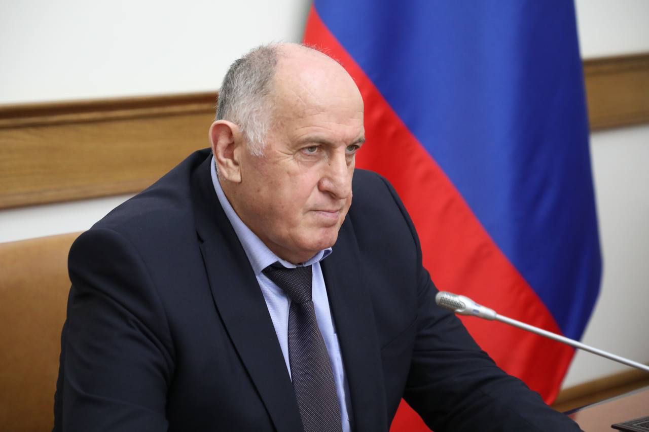 Абдулмуслим Абдулмуслимов провёл заключительную в 2024 году встречу с членами кабмина Дагестана