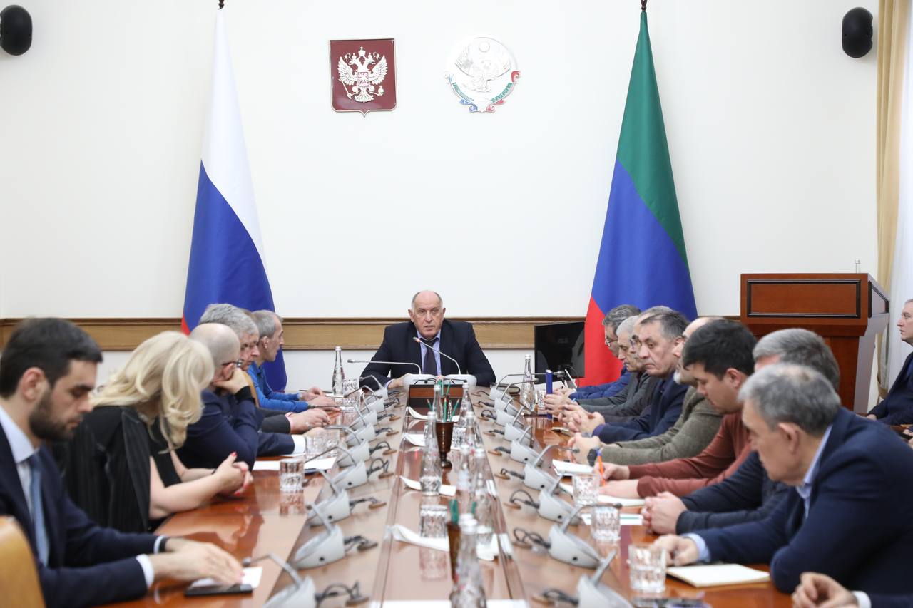 Абдулмуслим Абдулмуслимов провёл заключительную в 2024 году встречу с членами кабмина Дагестана