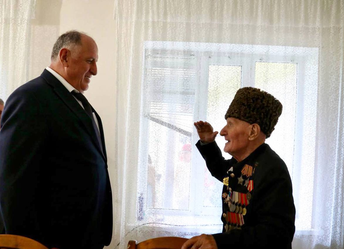 Абдулмуслим Абдулмуслимов поздравил Героя РФ Ибрагим-Пашу Садыкова с днём рождения