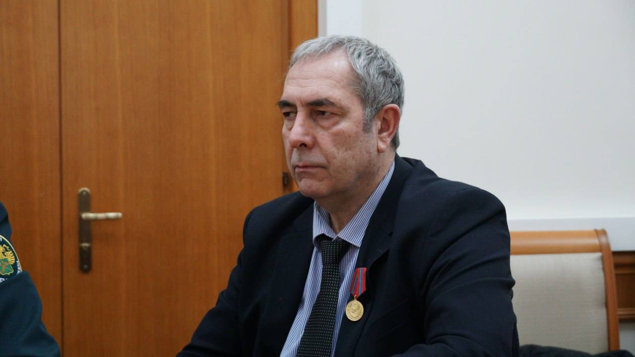 14 ветеранов ВДВ отмечены юбилейными медалями к 25-летию разгрома бандформирований