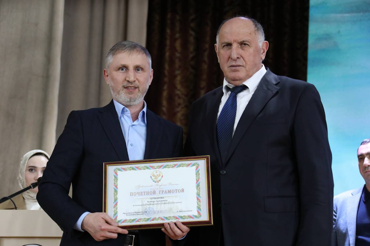 Абдулмуслим Абдулмуслимов встретился с активом Казбековского района