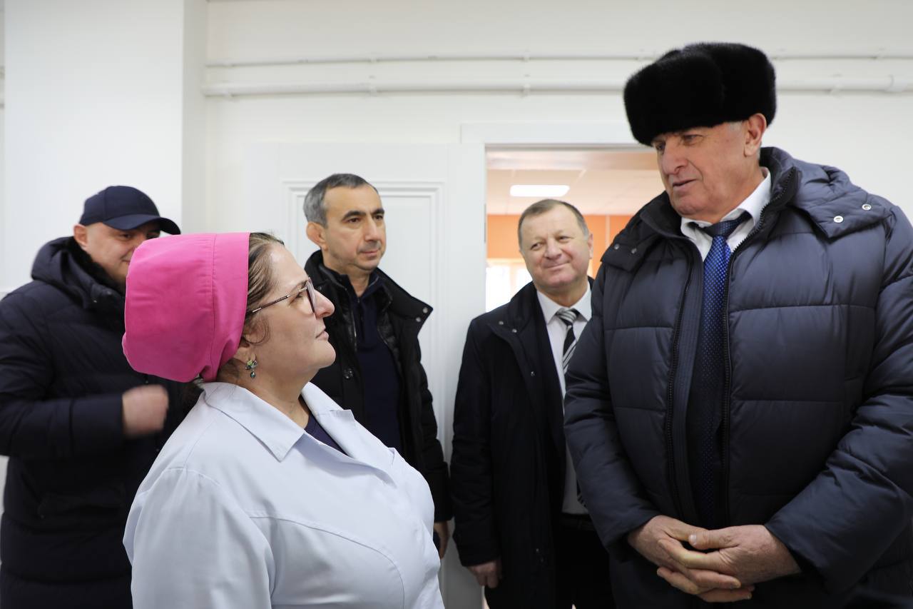 Премьер Дагестана оценил изменения в больнице в Дылыме, произошедшие спустя два года после его визита