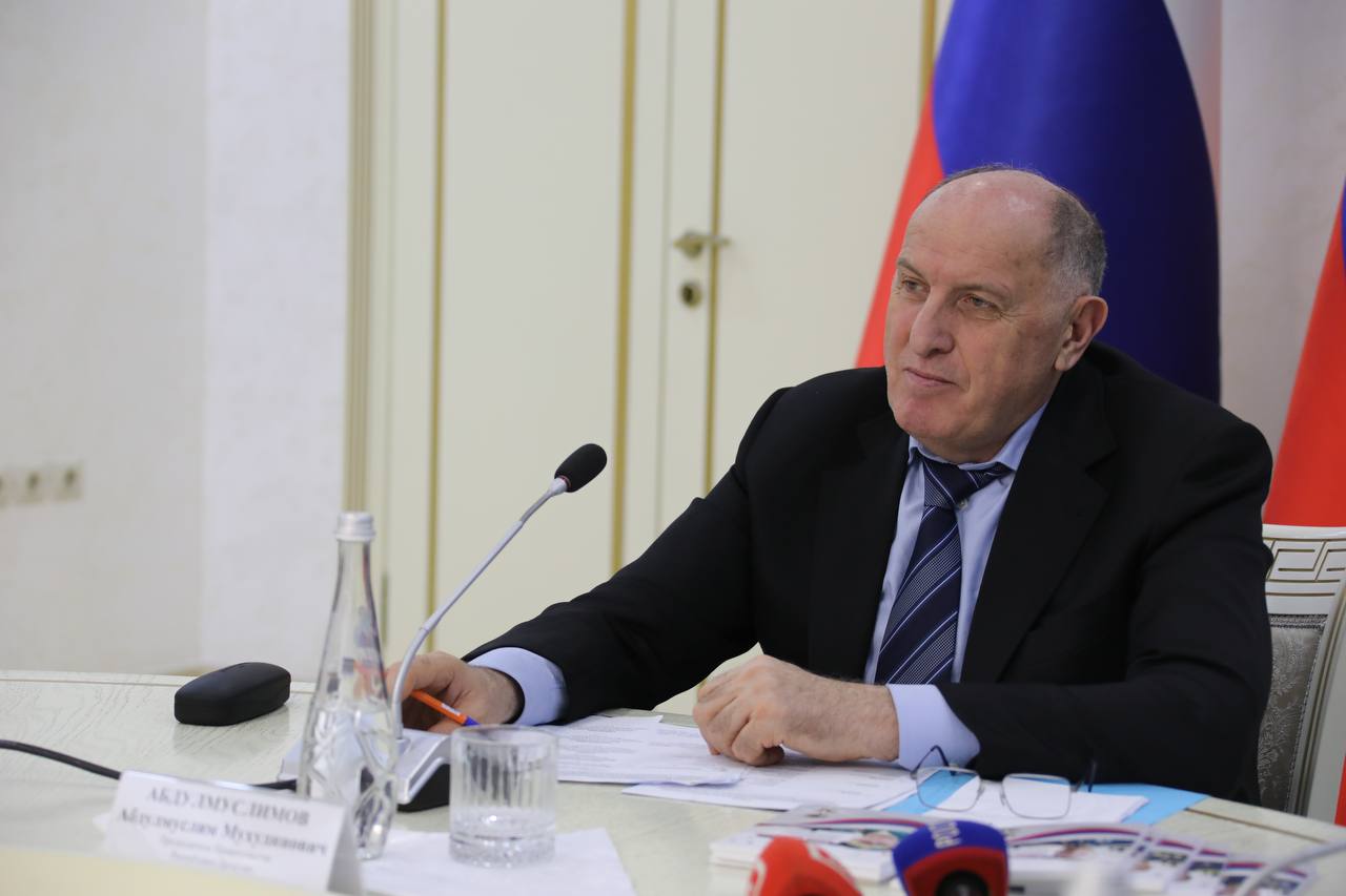 Абдулмуслим Абдулмуслимов провел встречу с руководителями пресс-служб органов исполнительной власти Дагестана