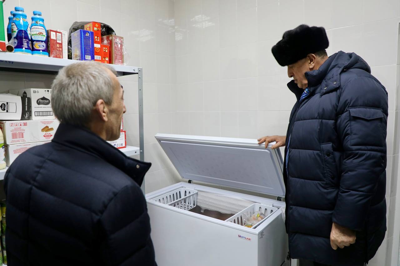 Абдулмуслим Абдулмуслимов проверил состояние нового детсада в с.Бургимакмахи Акушинского района
