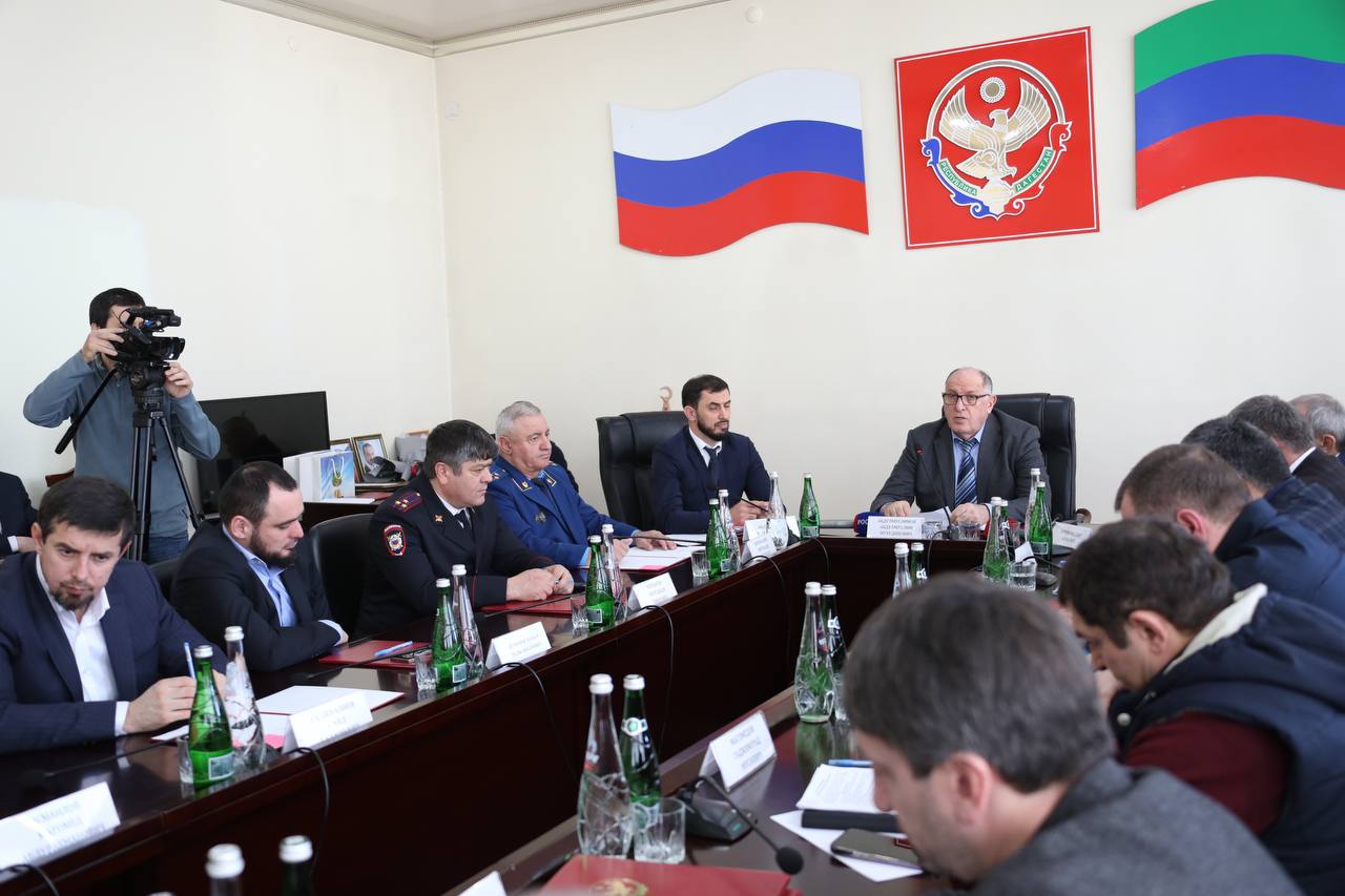 Абдулмуслим Абдулмуслимов провёл совещание по вопросу развития Акушинского района