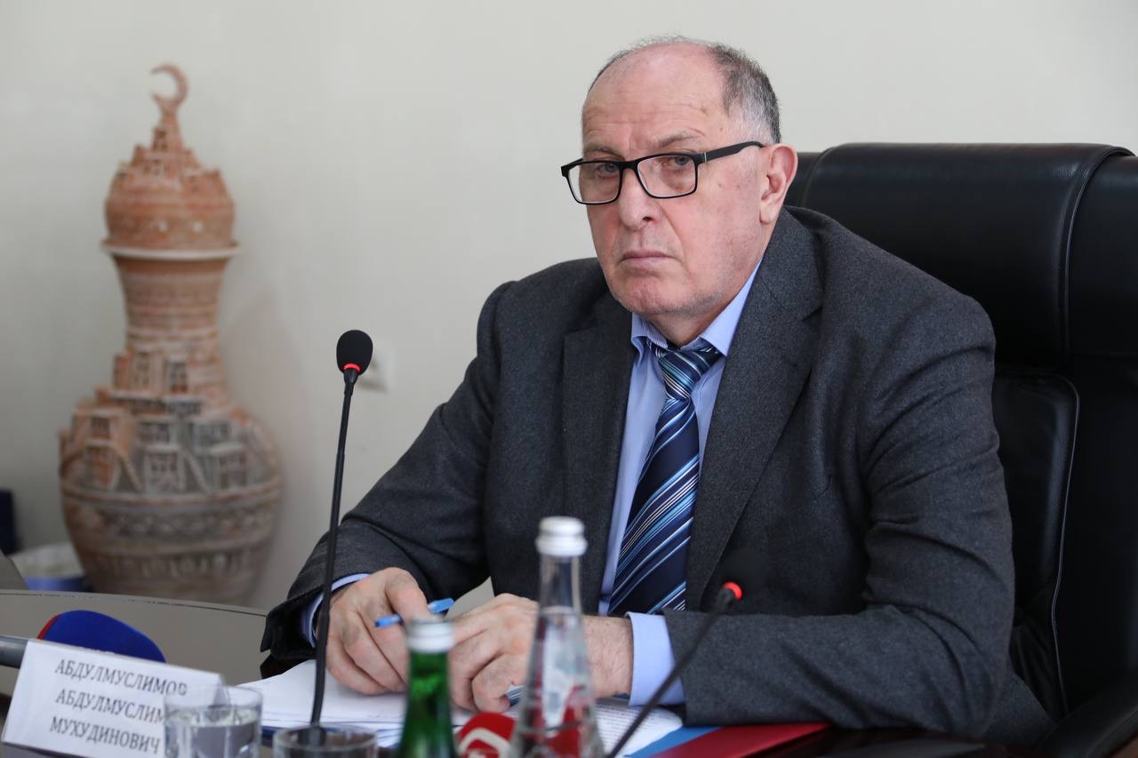 Абдулмуслим Абдулмуслимов провёл совещание по вопросу развития Акушинского района