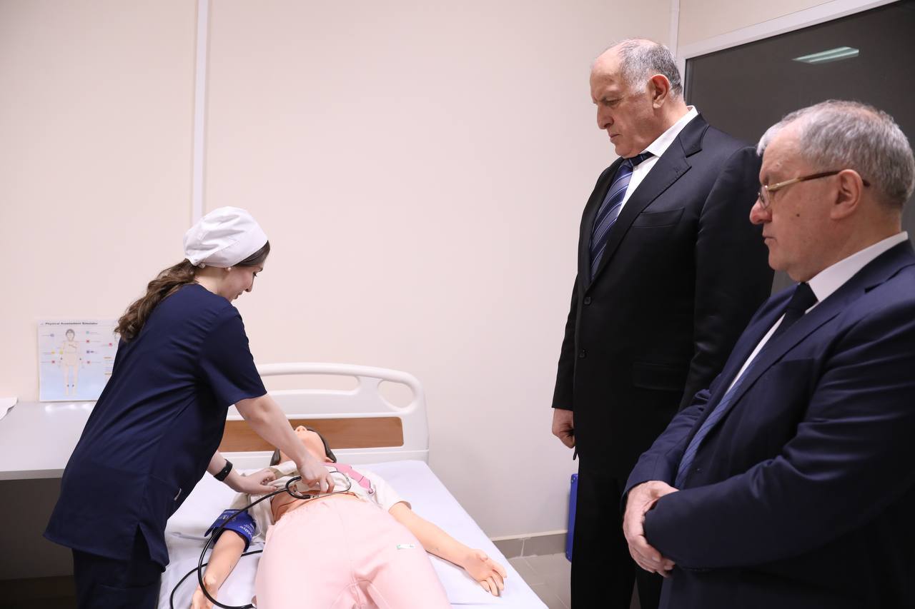 Абдулмуслим Абдулмуслимов ознакомился с работой инновационного центра ДГМУ