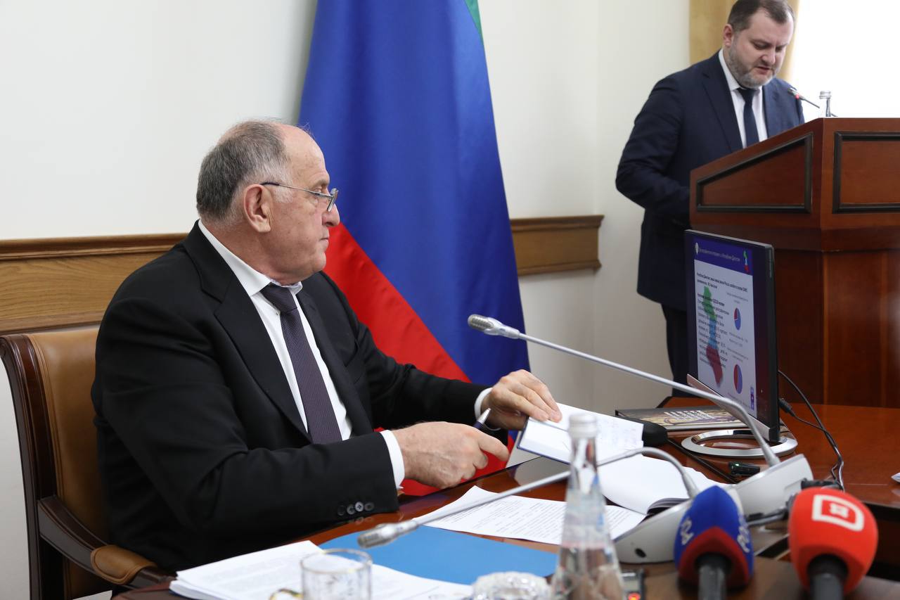 Абдулмуслим Абдулмуслимов поручил создать в Дагестане единую систему управления службой родовспоможения