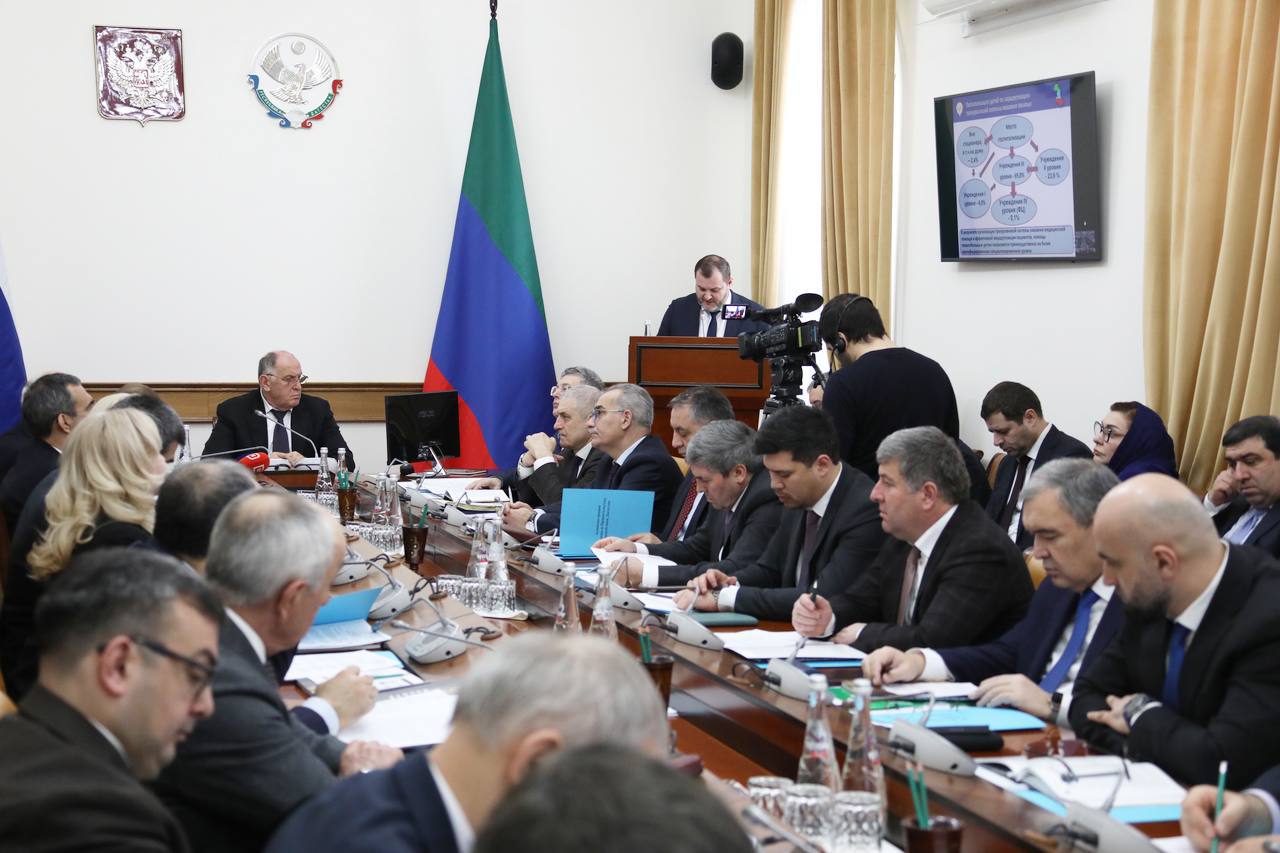 Абдулмуслим Абдулмуслимов поручил создать в Дагестане единую систему управления службой родовспоможения