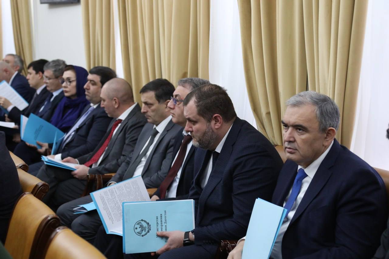 Подготовку к весеннему призыву обсудили под руководством Абдулмуслима Абдулмуслимова
