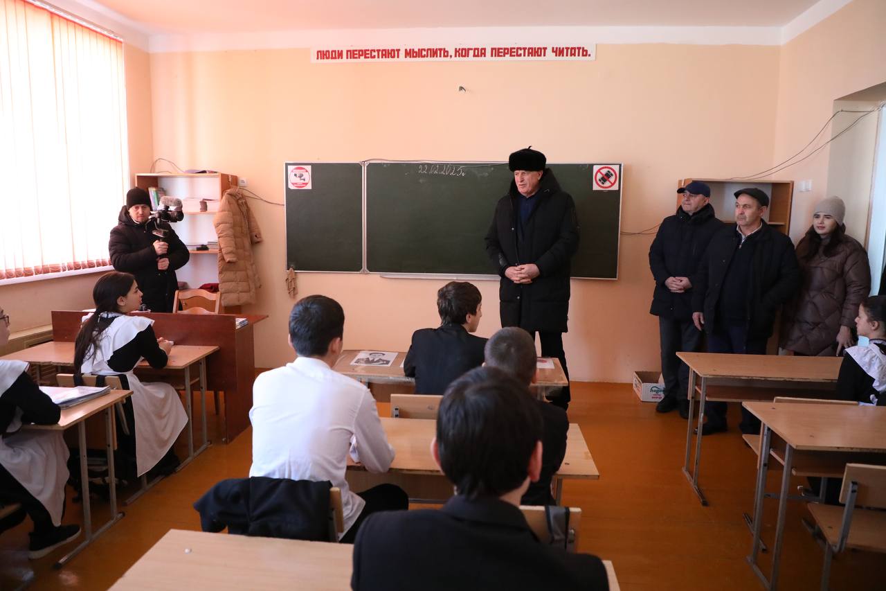 Директор школы в селе Хубар восстановлен в должности, образовательный процесс восстановлен