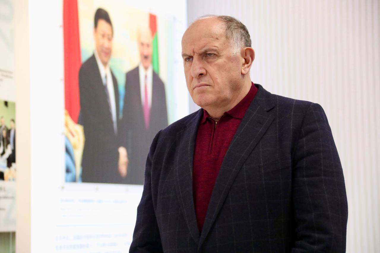 Абдулмуслим Абдулмуслимов посетил индустриальный парк «Великий камень» в Беларуси