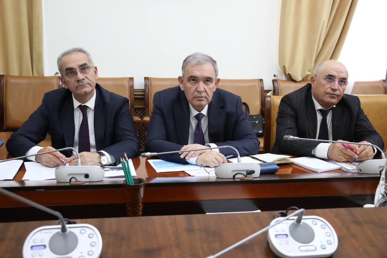Абдулмуслим Абдулмуслимов провел заседание оргкомитета по подготовке к Российской выставке овец и коз