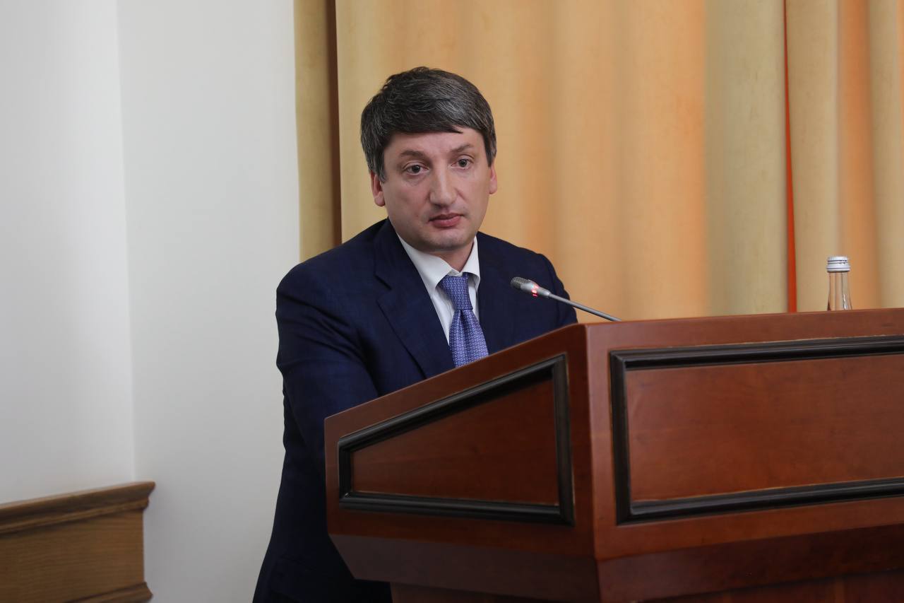 Абдулмуслим Абдулмуслимов поручил усилить контроль за реализацией нацпроектов в Дагестане