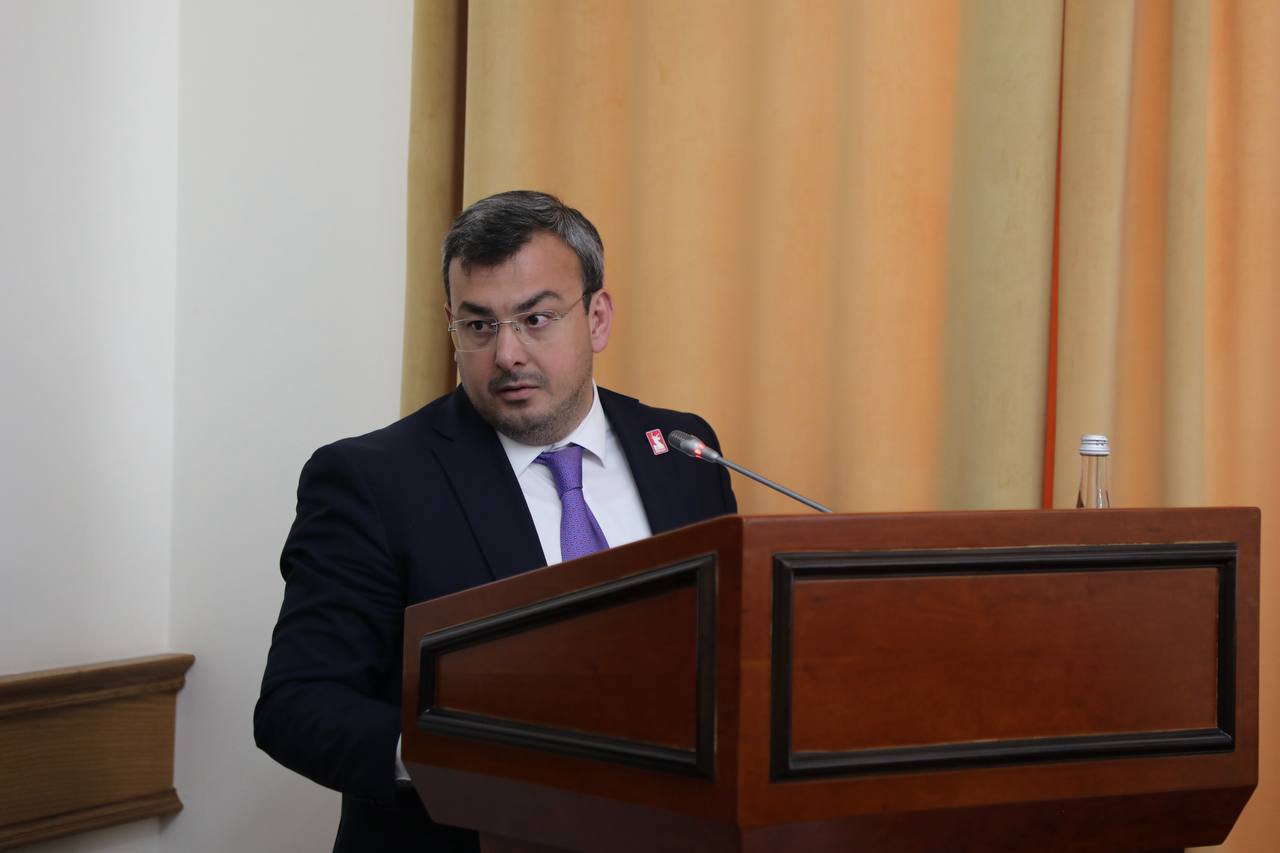 Абдулмуслим Абдулмуслимов поручил усилить контроль за реализацией нацпроектов в Дагестане