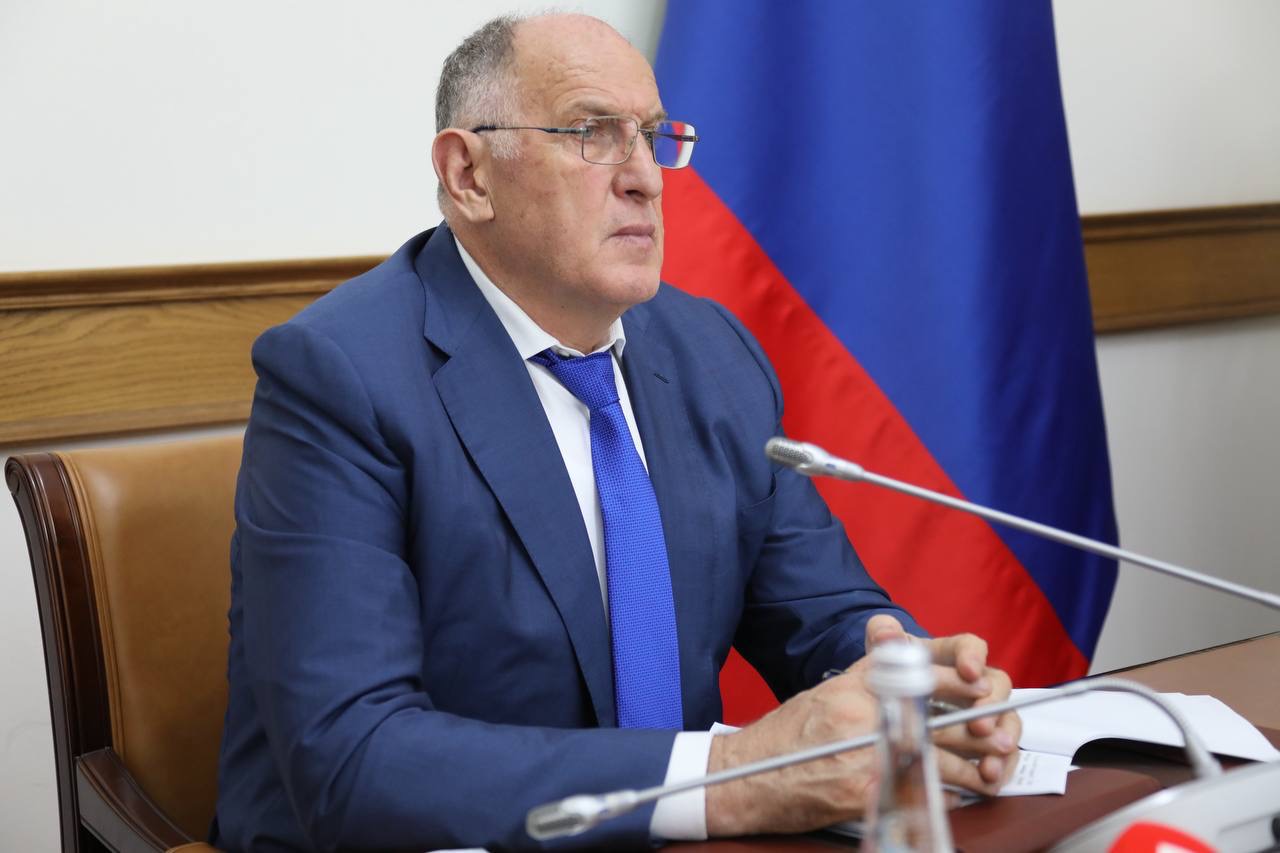 Абдулмуслим Абдулмуслимов поручил до 1 декабря завершить маркировку животных на сельхозпредприятиях Дагестана