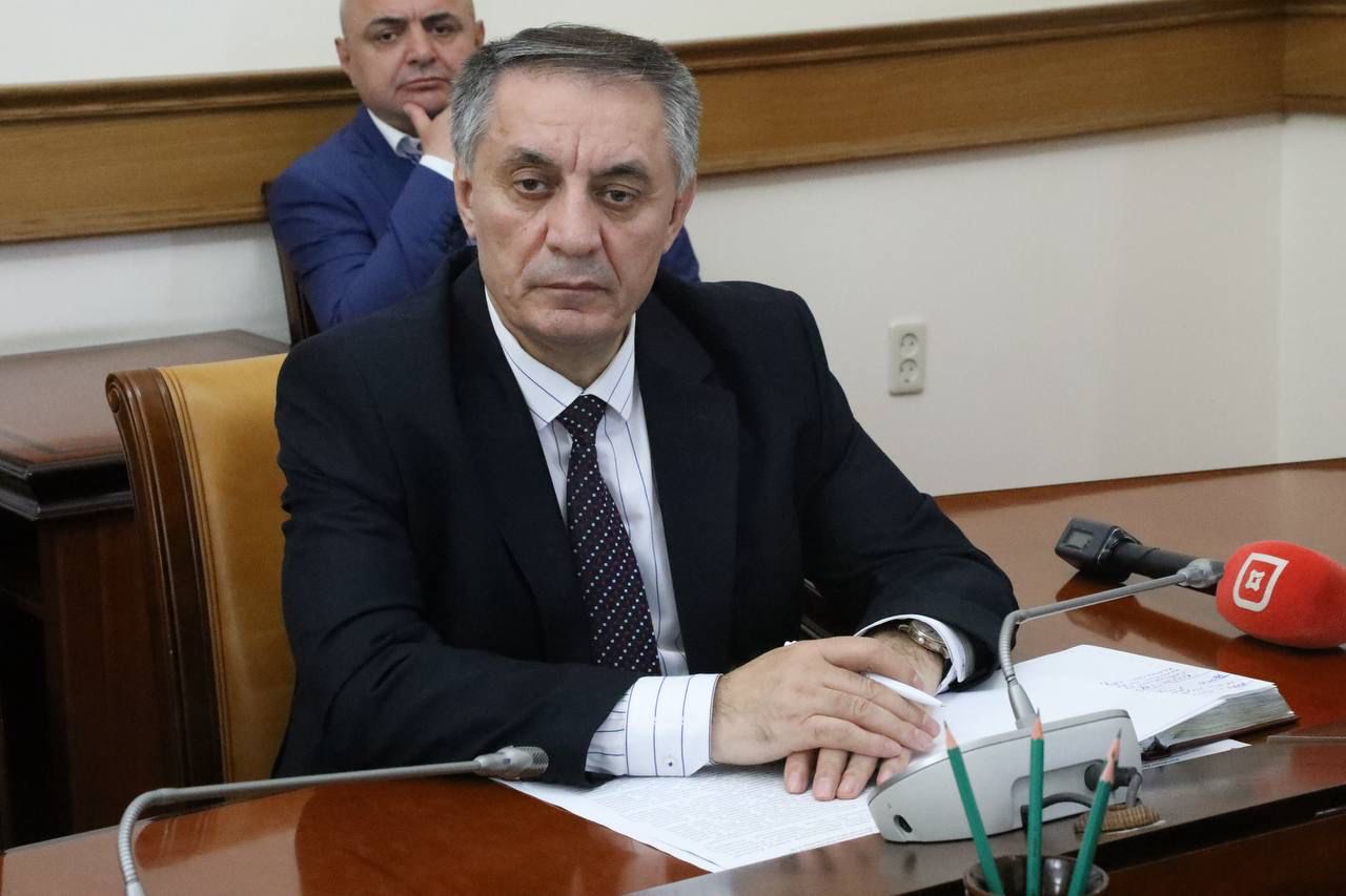 Абдулмуслим Абдулмуслимов поручил органам власти ускорить переход на отечественное программное обеспечение
