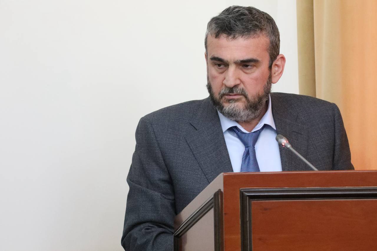 Абдулмуслим Абдулмуслимов провел заседание Правительственной комиссии РД по обеспечению БДД