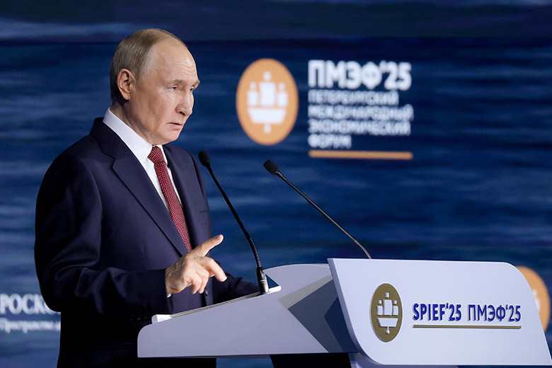 Абдулмуслим Абдулмуслимов принял участие в пленарном заседании ПМЭФ-2025