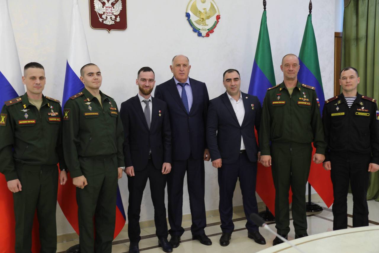 Абдулмуслим Абдулмуслимов встретился с Героями РФ - участниками акции «Вахта Героев Отечества»