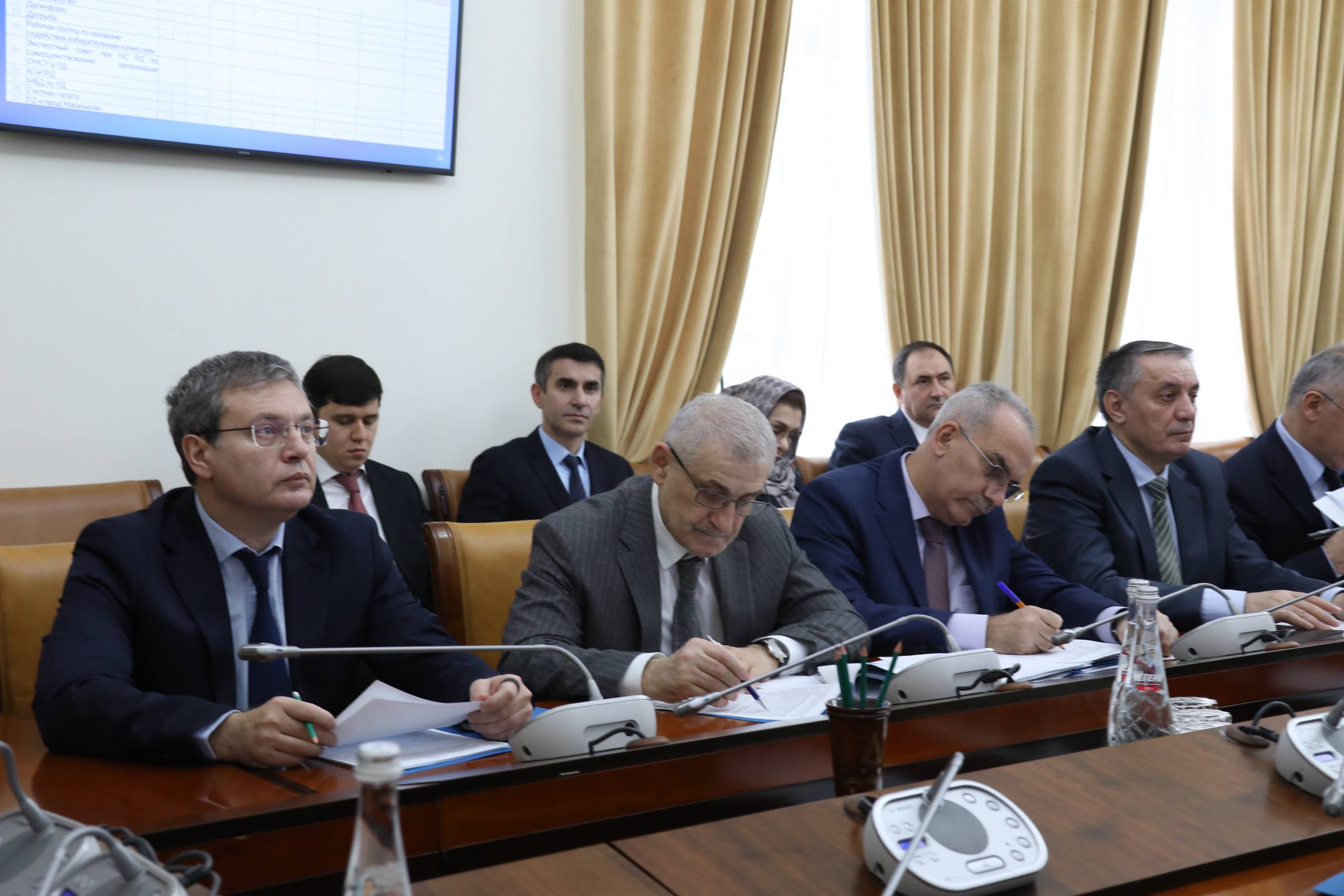Вопросы исполнения положений Послания Главы Дагестана обсудили под руководством Абдулмуслима Абдулмуслимова