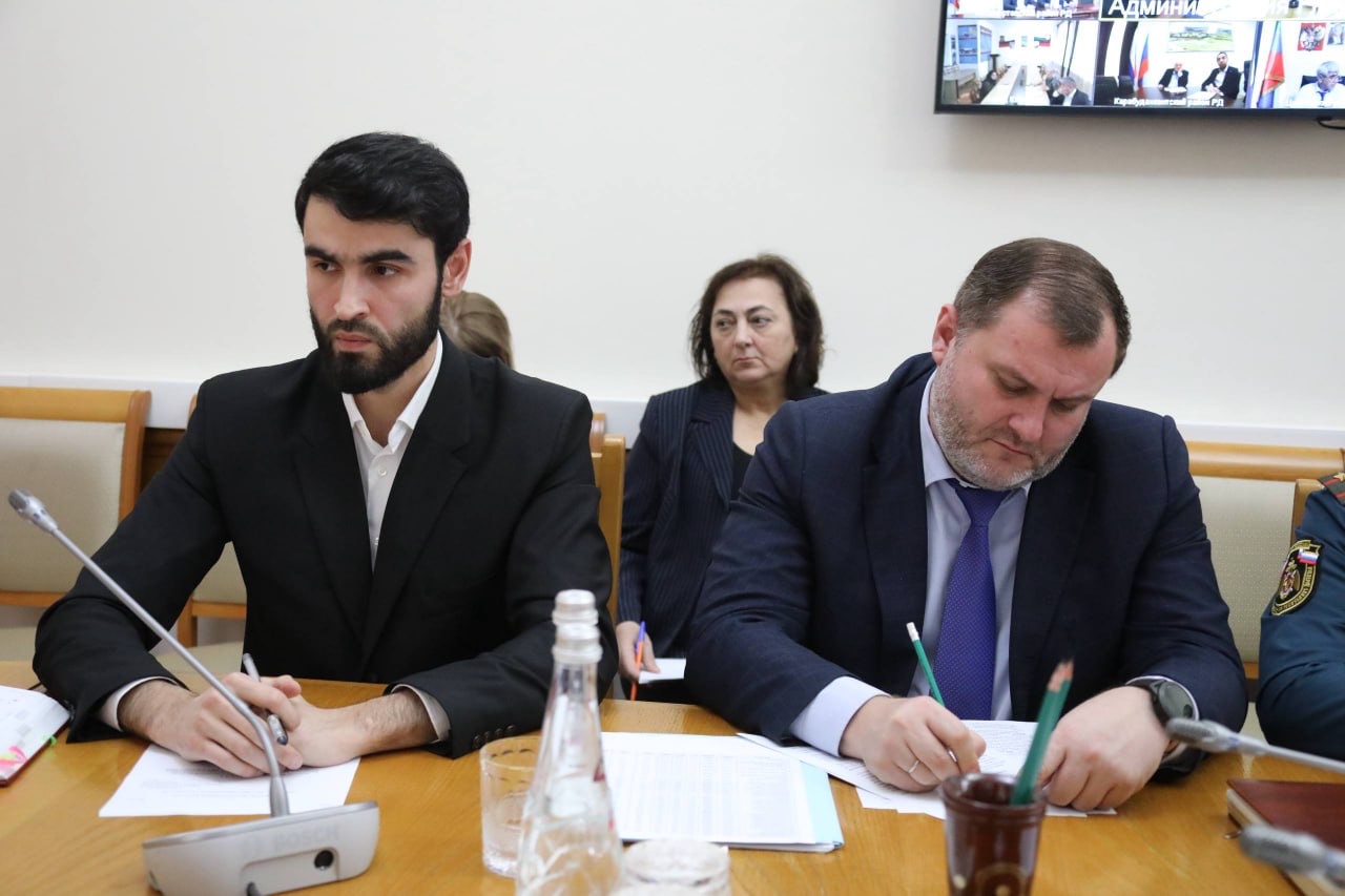 Проведение двухэтапной иммунизации детей против полиомиелита обсудили в Правительстве Дагестана