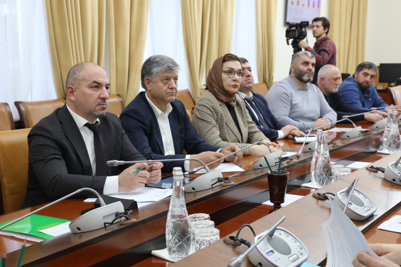 Абдулмуслим Абдулмуслимов обозначил задачи по обеспечению продовольственной безопасности