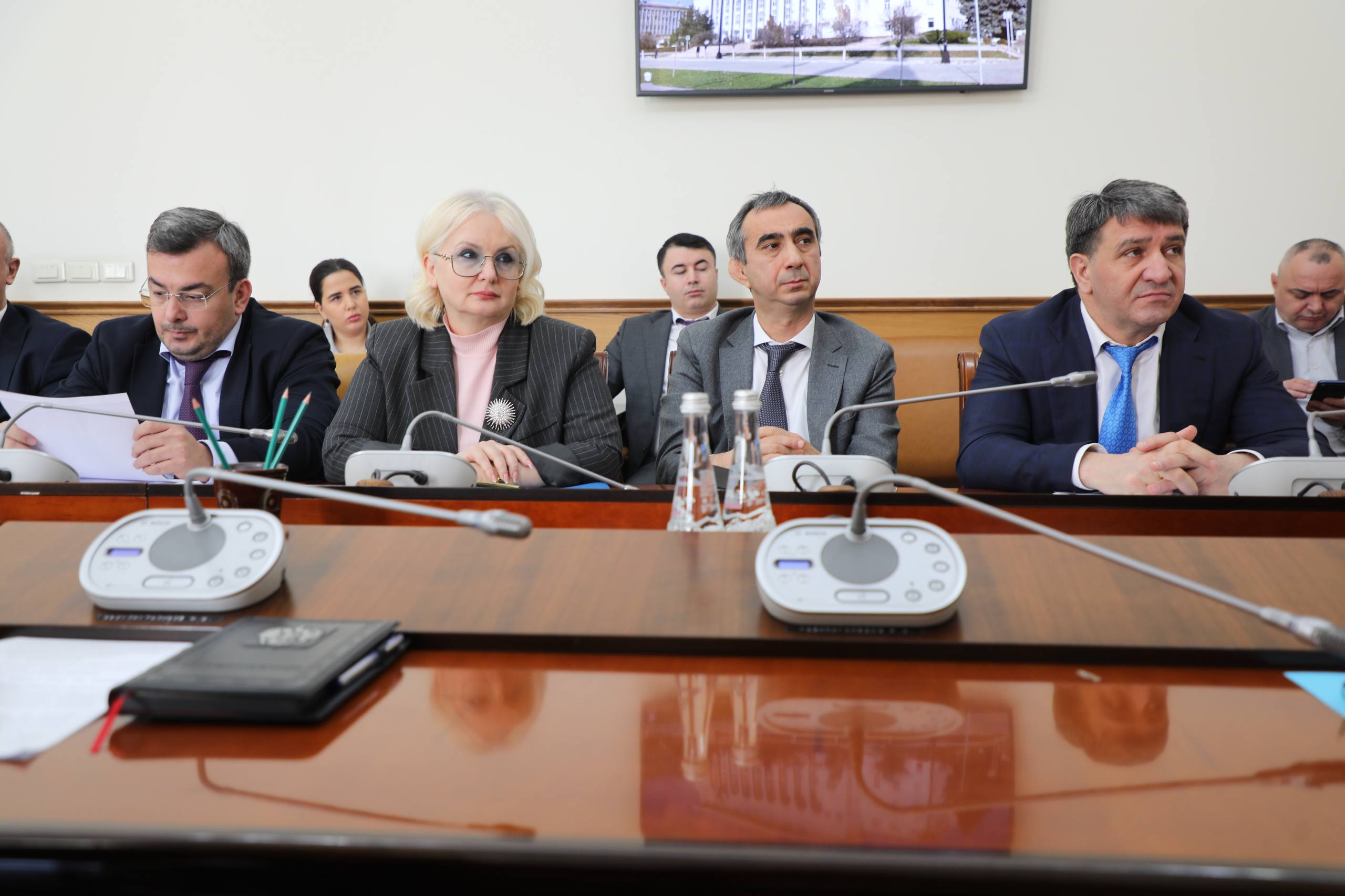 Абдулмуслим Абдулмуслимов провел расширенное совещание по вопросам оказания поддержки участникам СВО