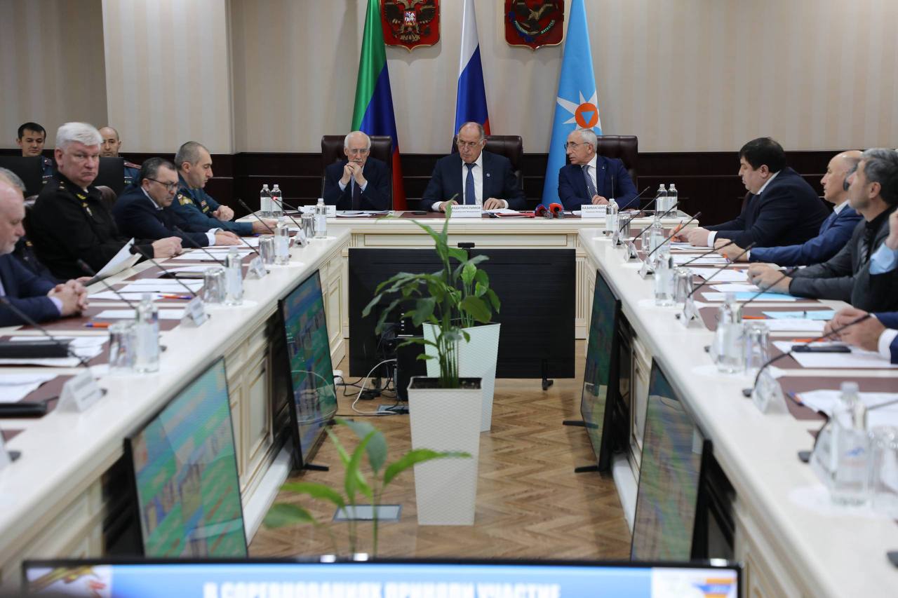 Органы власти Дагестана перейдут на повышенный режим готовности в период новогодних выходных