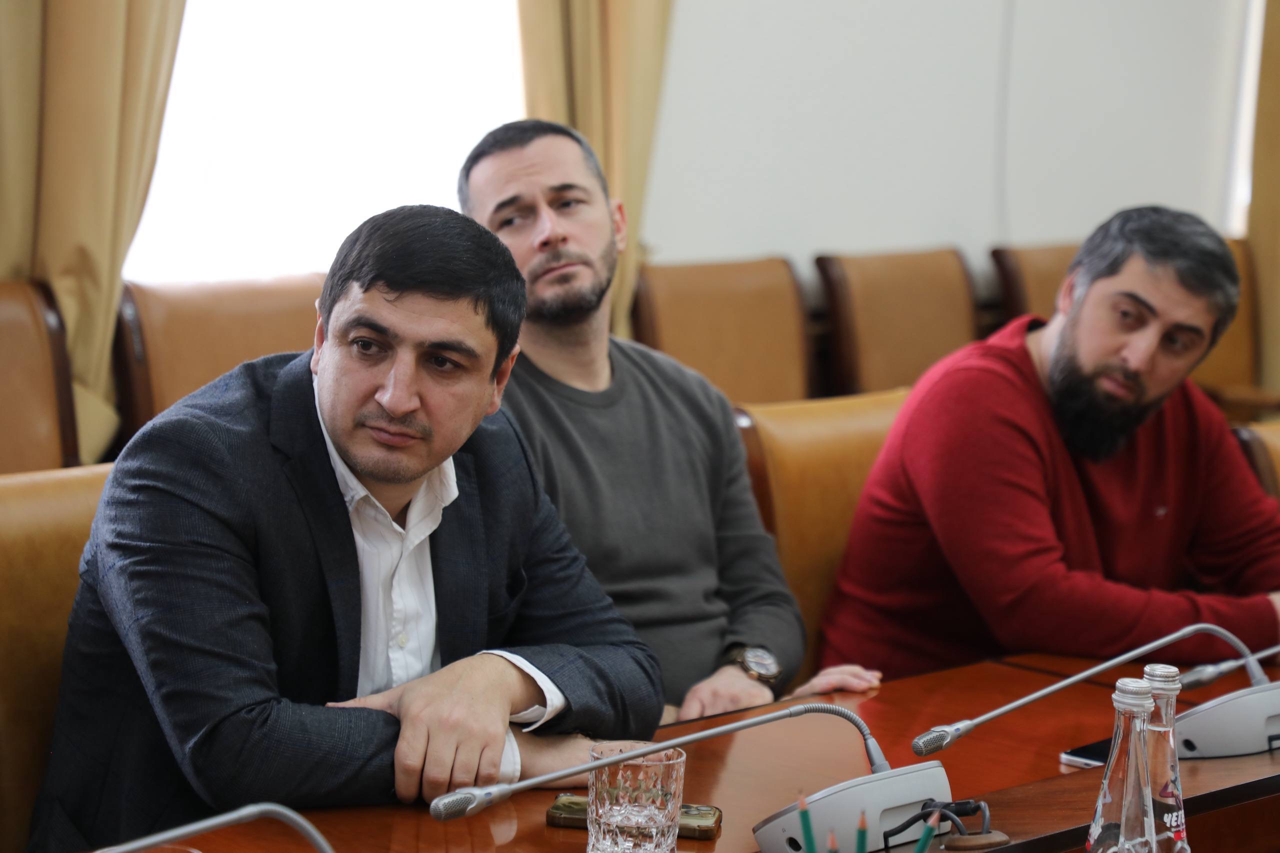 Абдулмуслим Абдулмуслимов встретился с представителями крупных оптовых организаций Дагестана