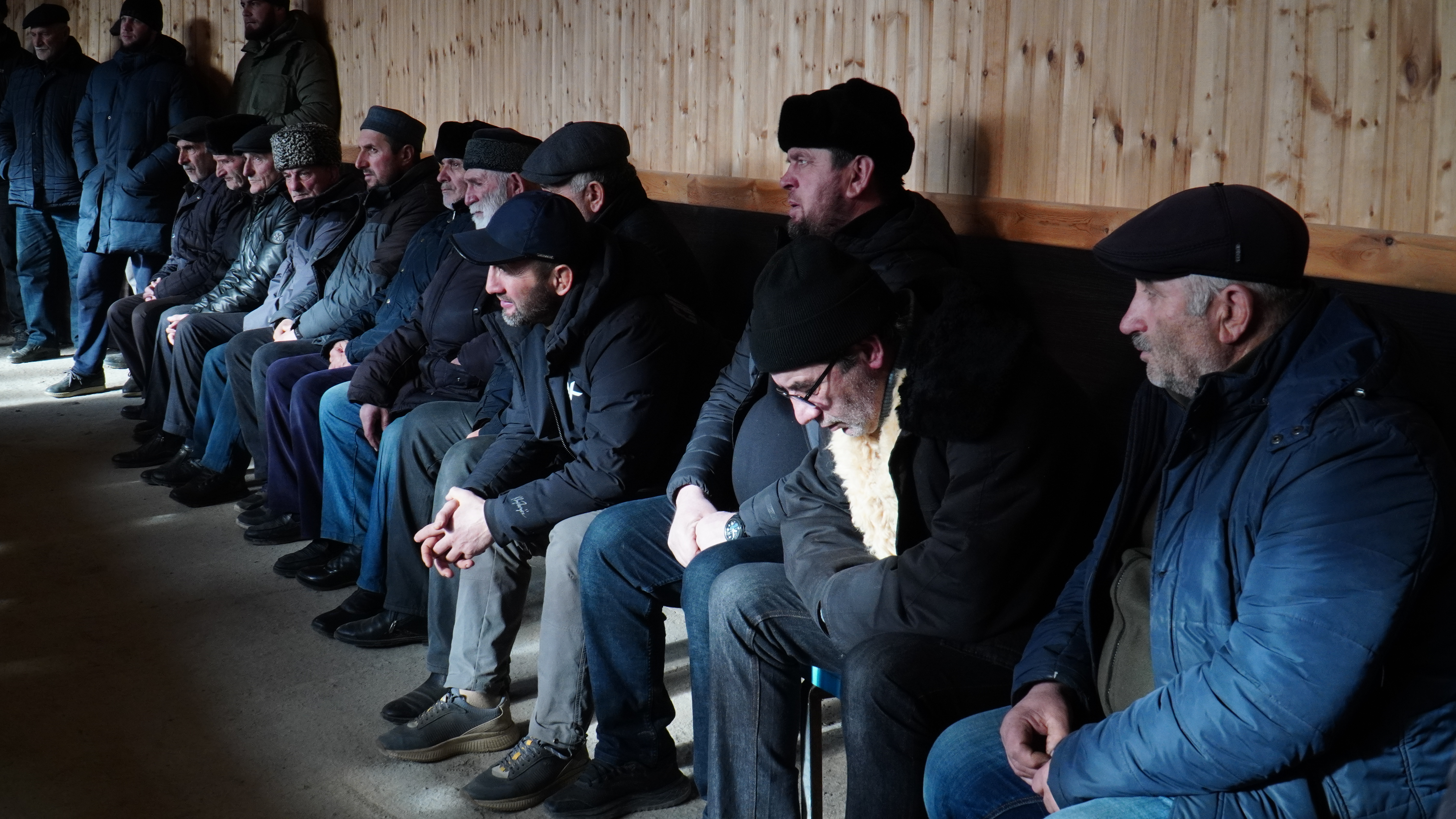 Абдулмуслим Абдулмуслимов выразил соболезнования семьям погибших при доставке гуманитарного груза дагестанцев