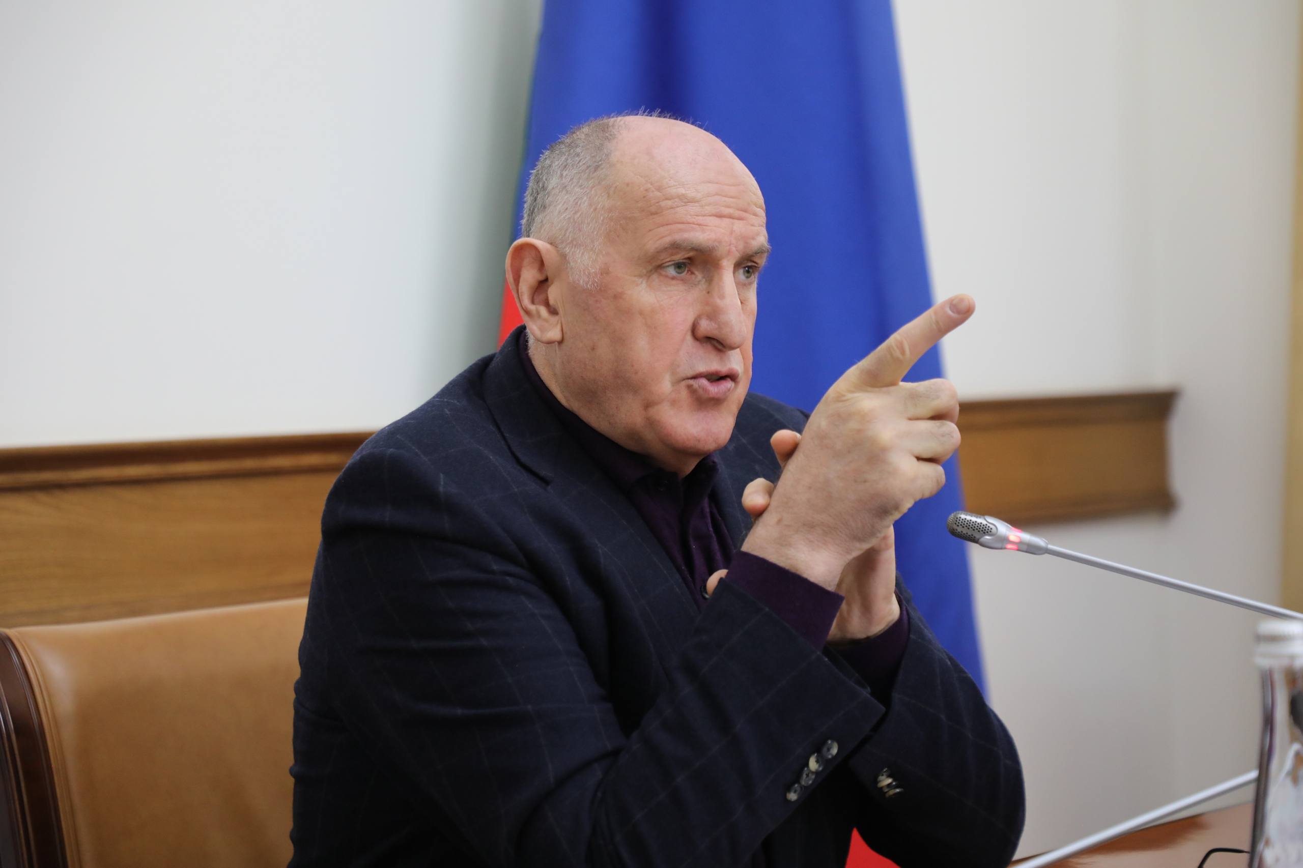Абдулмуслим Абдулмуслимов провел первое в 2026 году оперативное совещание с членами Правительства Дагестана