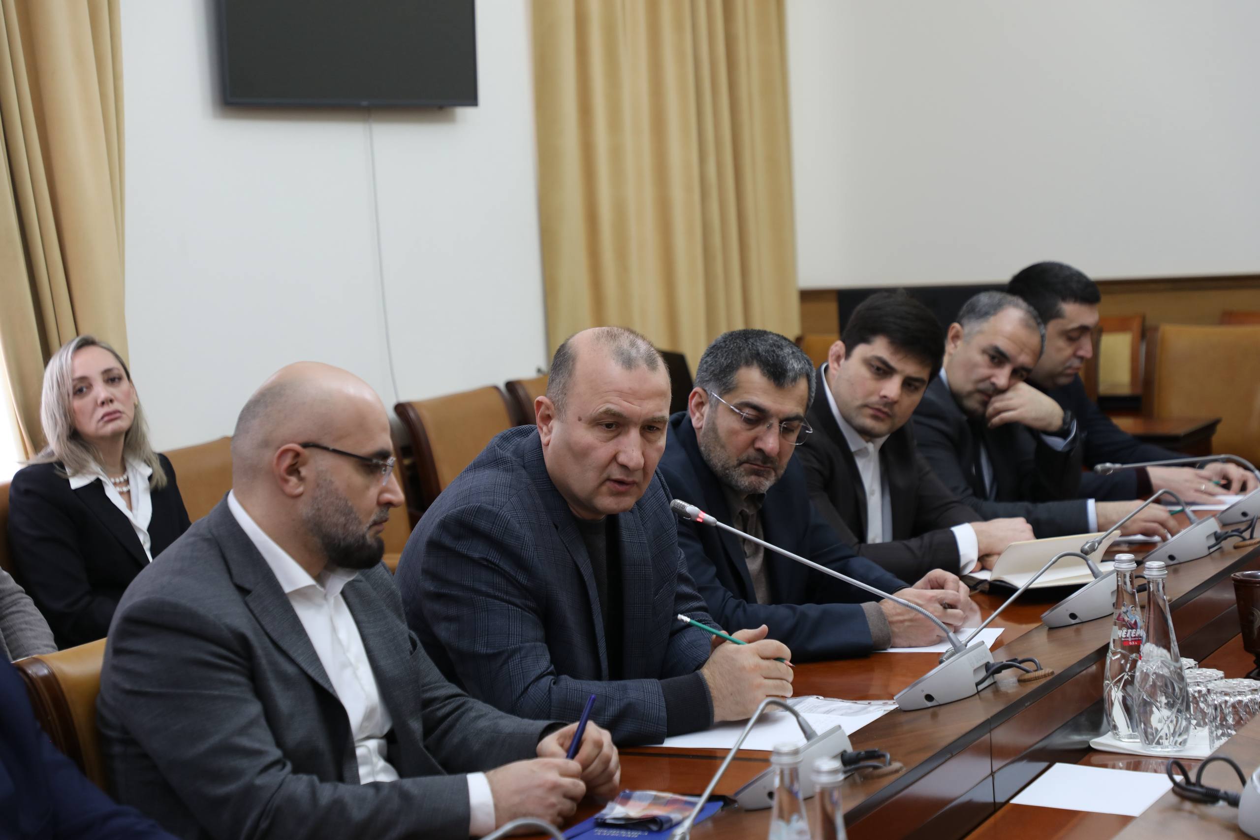 Абдулмуслим Абдулмуслимов провел первое в 2026 году оперативное совещание с членами Правительства Дагестана
