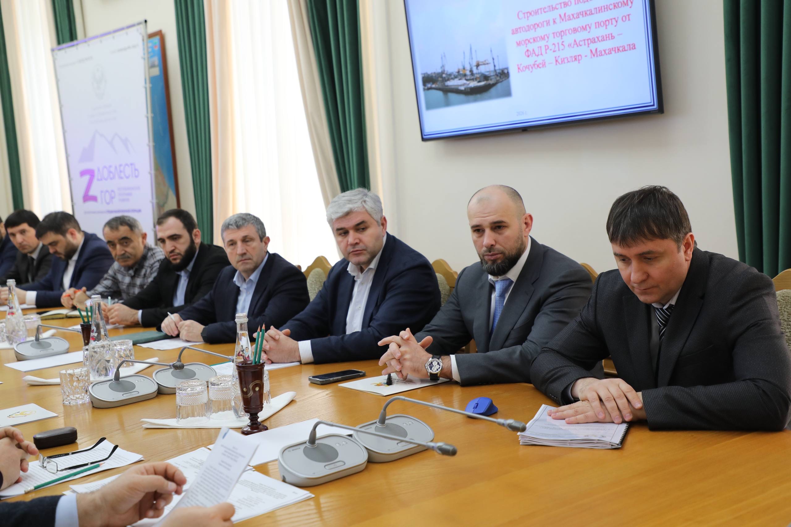 В Дагестане продолжается строительство автодороги к Махачкалинскому морскому торговому порту