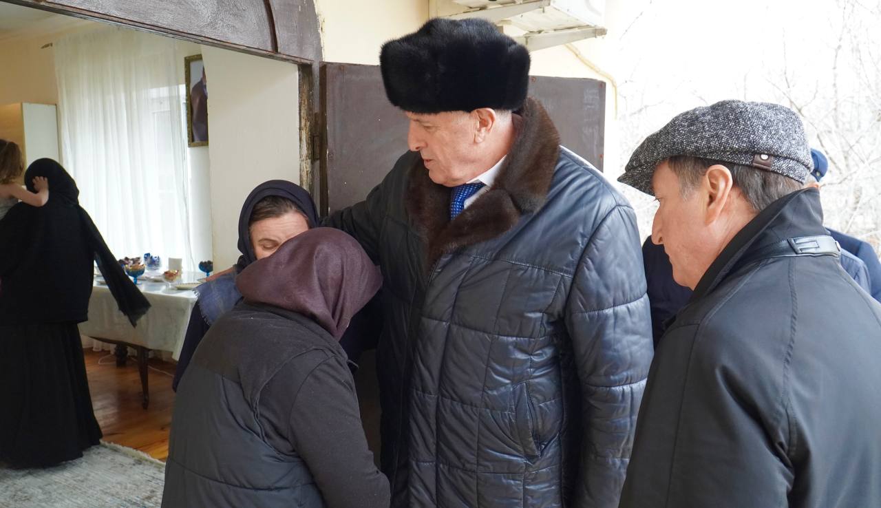 Абдулмуслим Абдулмуслимов и Заур Аскендеров посетили семью Ибрагим-Паши Садыкова