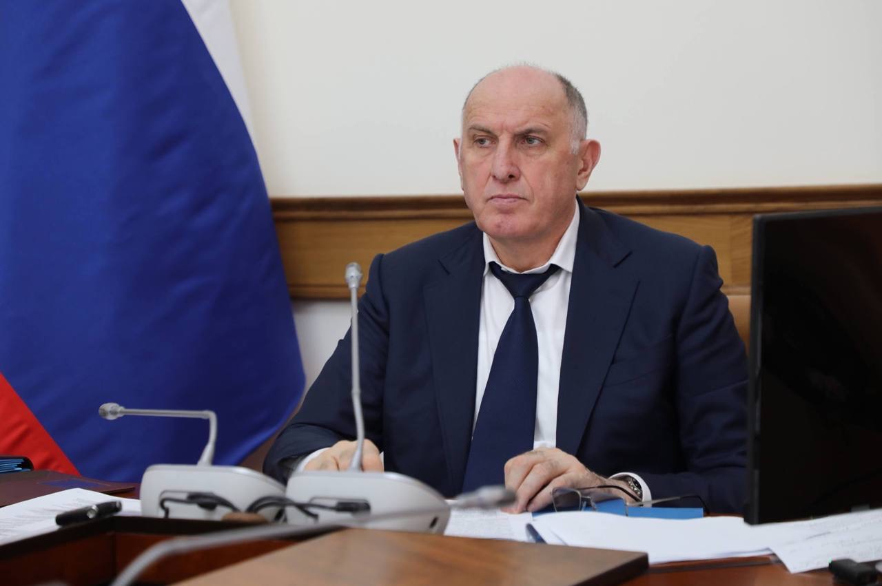 Премьер Дагестана поручил переформатировать работу по лицензированию УК
