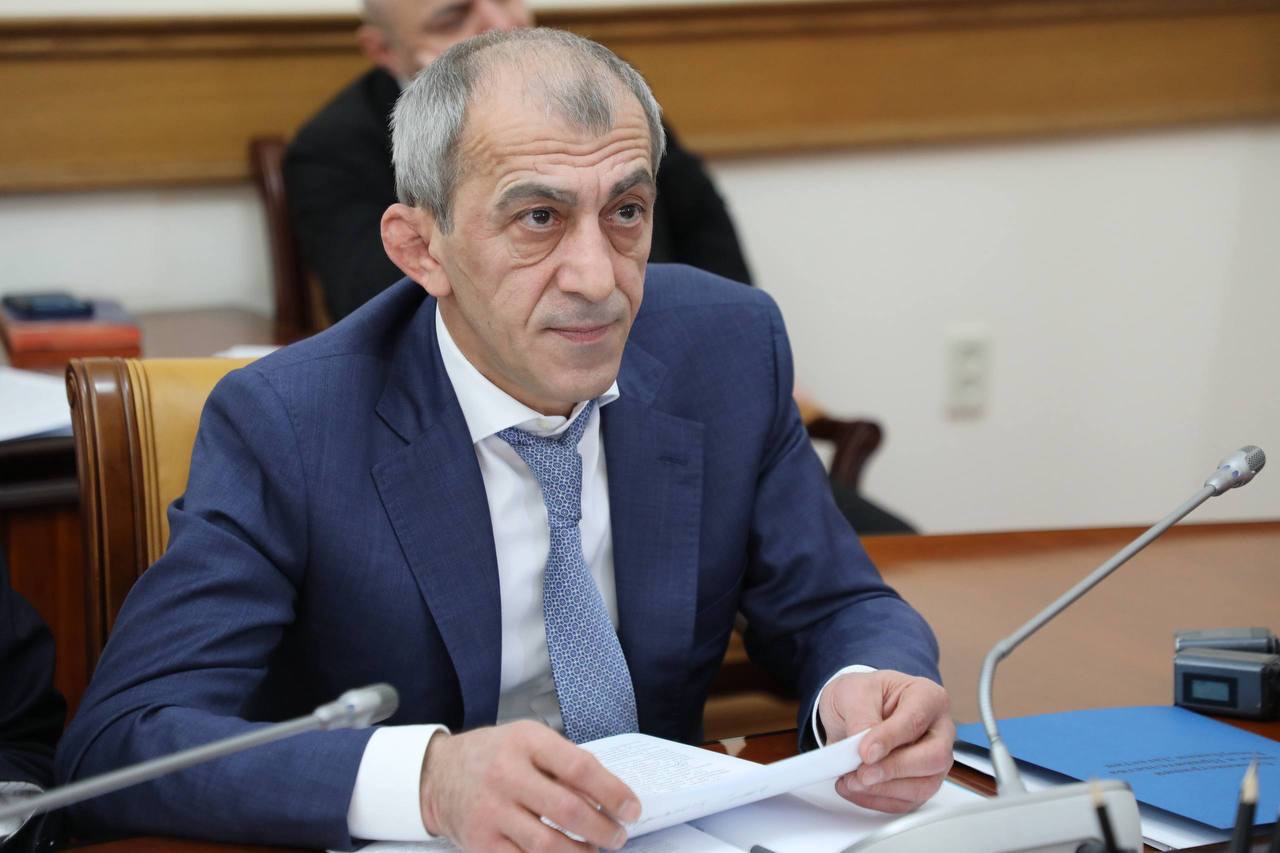 Премьер Дагестана поручил переформатировать работу по лицензированию УК
