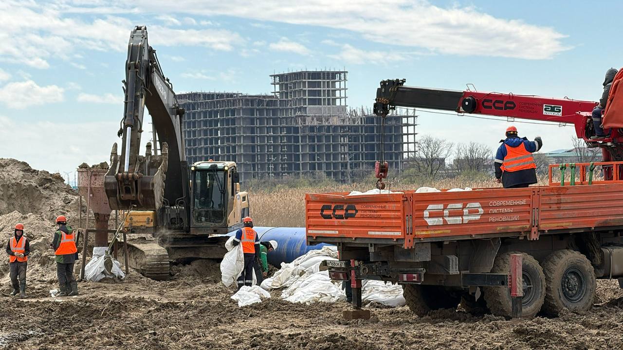 Ирек Файзуллин осмотрел объекты обеспечивающей инфраструктуры, пострадавшие от непогоды в Дагестане