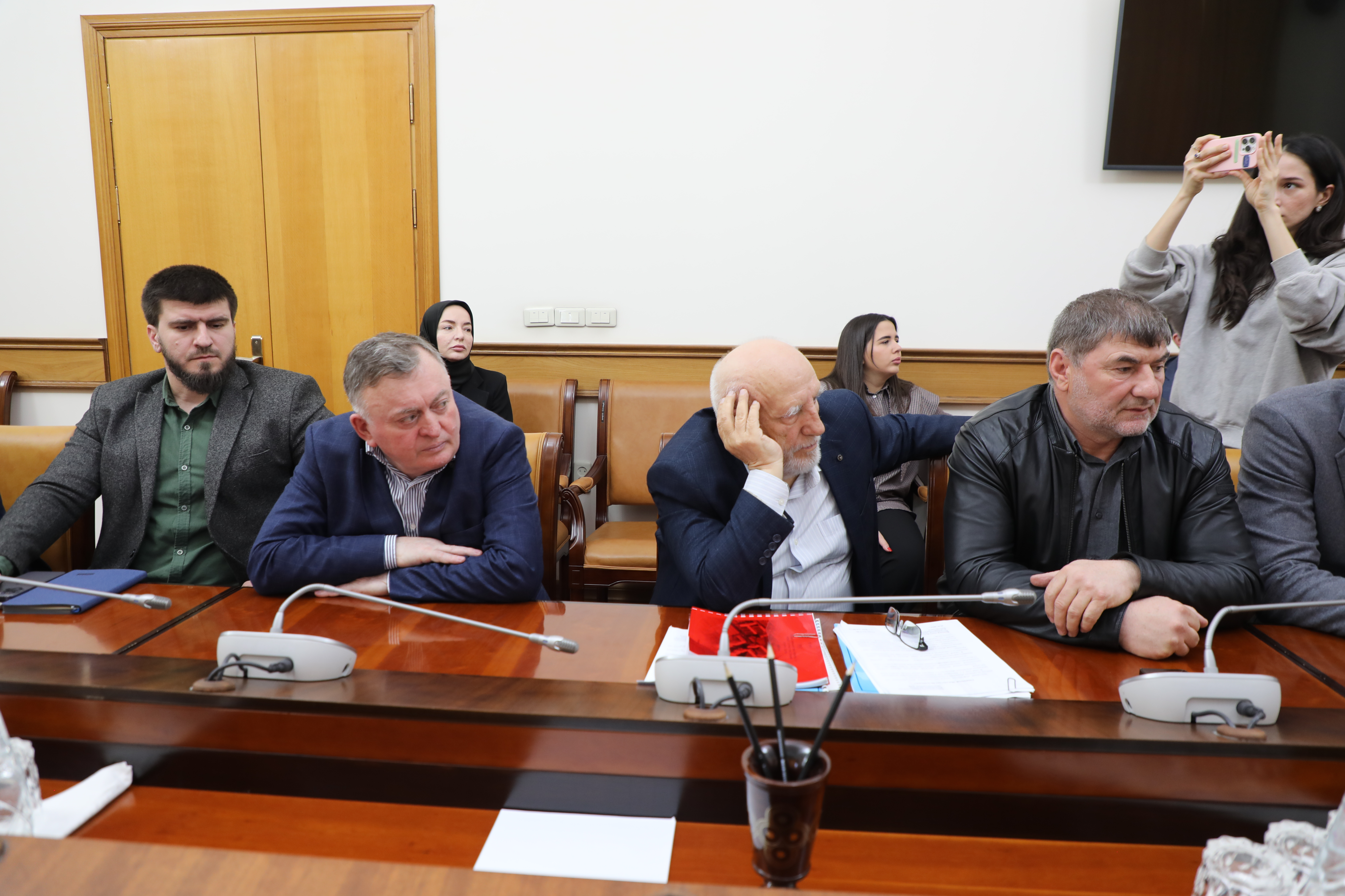 Власть и производители стройматериалов объединяют усилия для ликвидации последствий ЧС в Дагестане