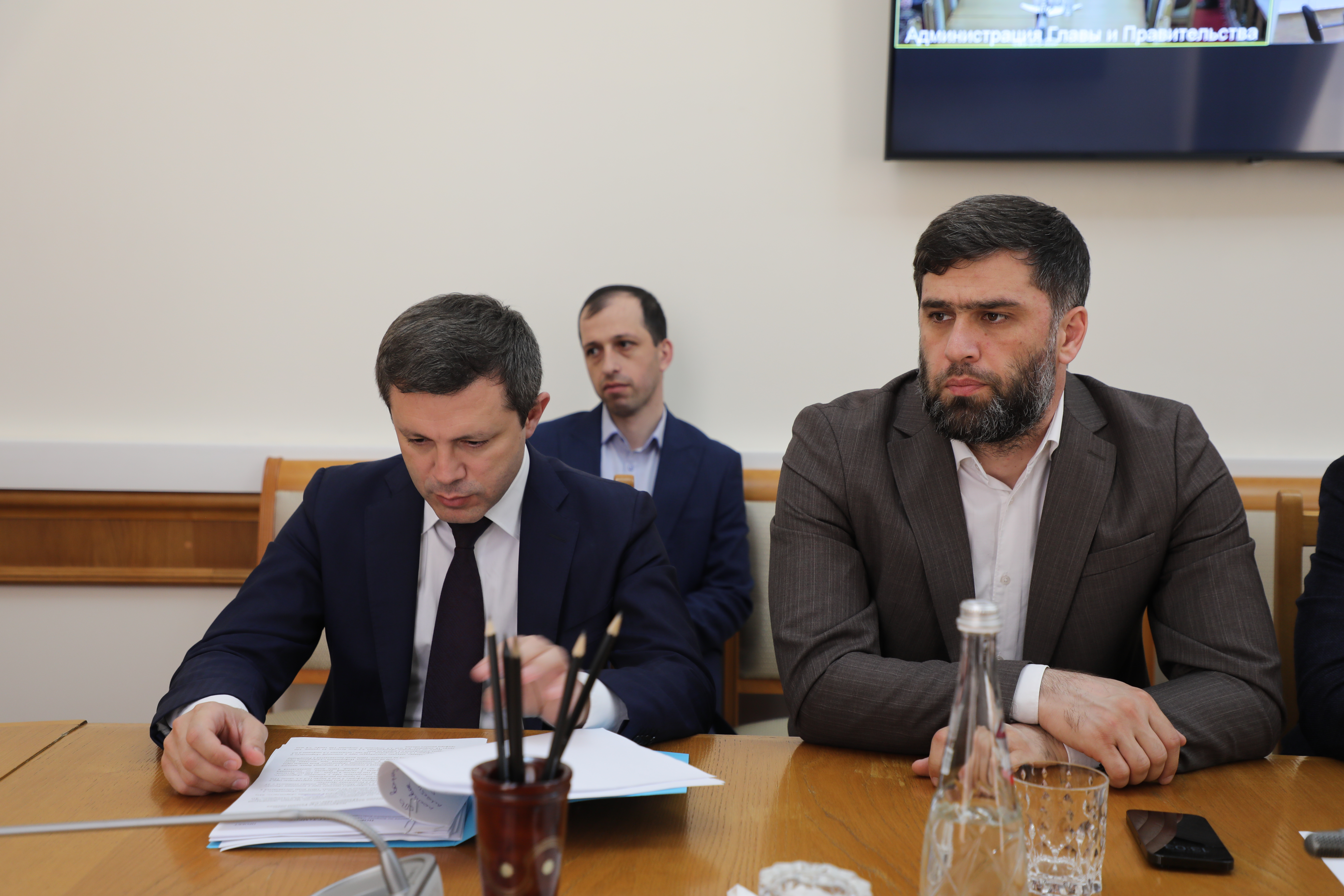 Правительство Дагестана принимает оперативные меры по удерживанию цены на поставку пластиковой тары для предприятий, занимающихся розливом питьевой воды