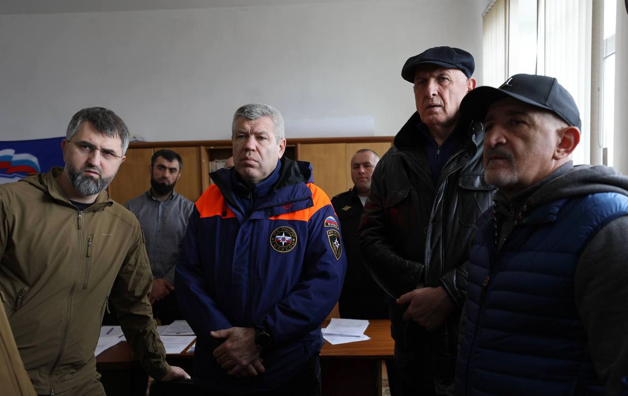 Абдулмуслим Абдулмуслимов изучил ситуацию в Уркарахе после оползня