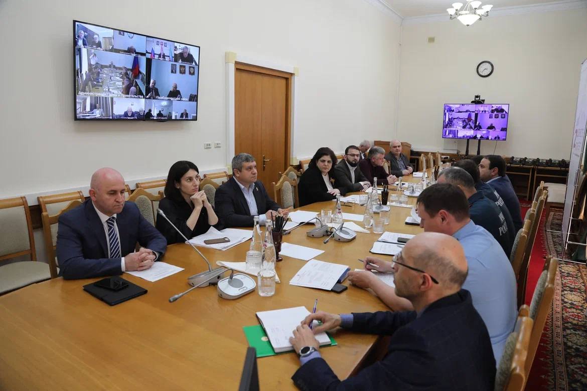 Нариман Абдулмуталибов провел оперативное совещание по обеспечению пожарной безопасности в Дагестане