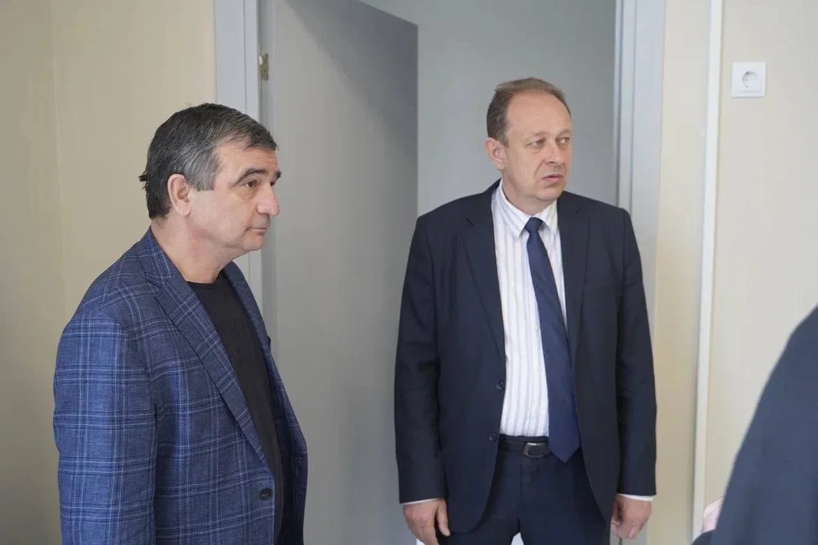 В Хасавюрте и Кизилюрте завершается строительство трех новых объектов образования