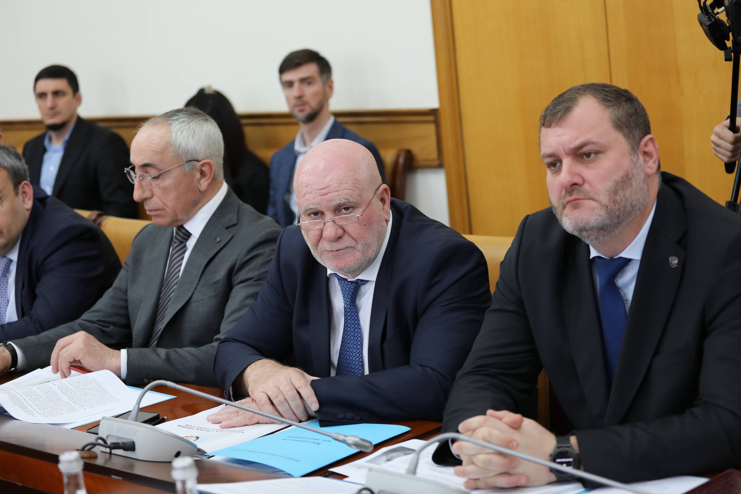 В Махачкале заменят 11 наиболее проблемных линий электропередачи