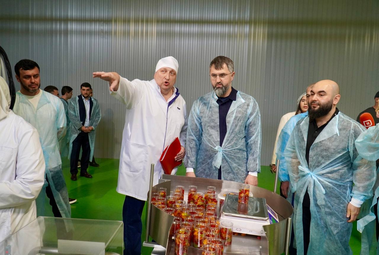 Магомед Рамазанов дал старт работе кондитерской фабрики «Юнион» в Кумторкалинском районе