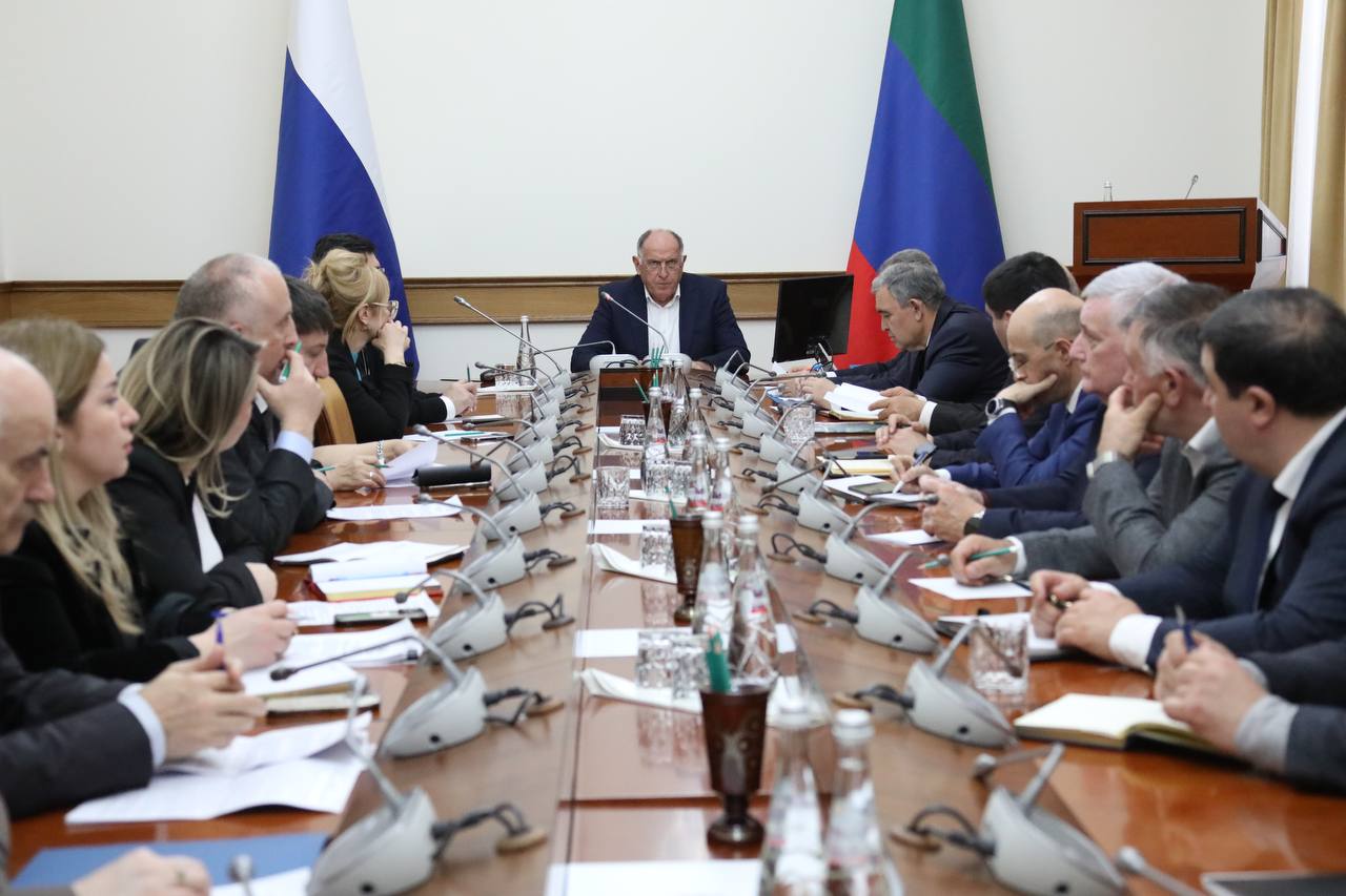 Абдулмуслим Абдулмуслимов провел заседание оргкомитета по подготовке к Российской выставке овец и коз